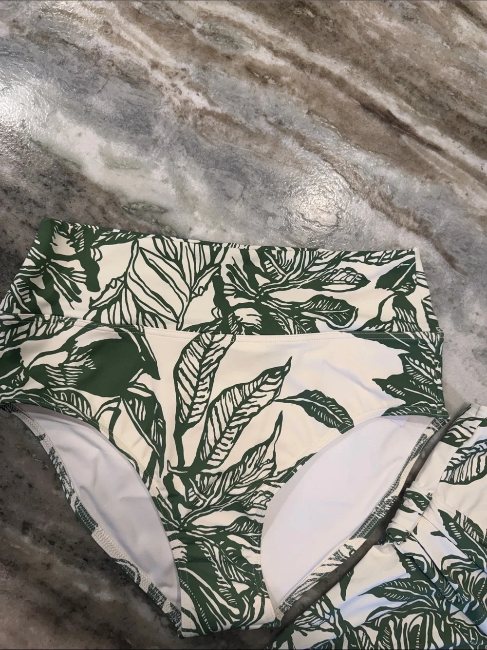 NWT Lands' End Cream Tankini with Green Leaf Print - Picture 8 of 12